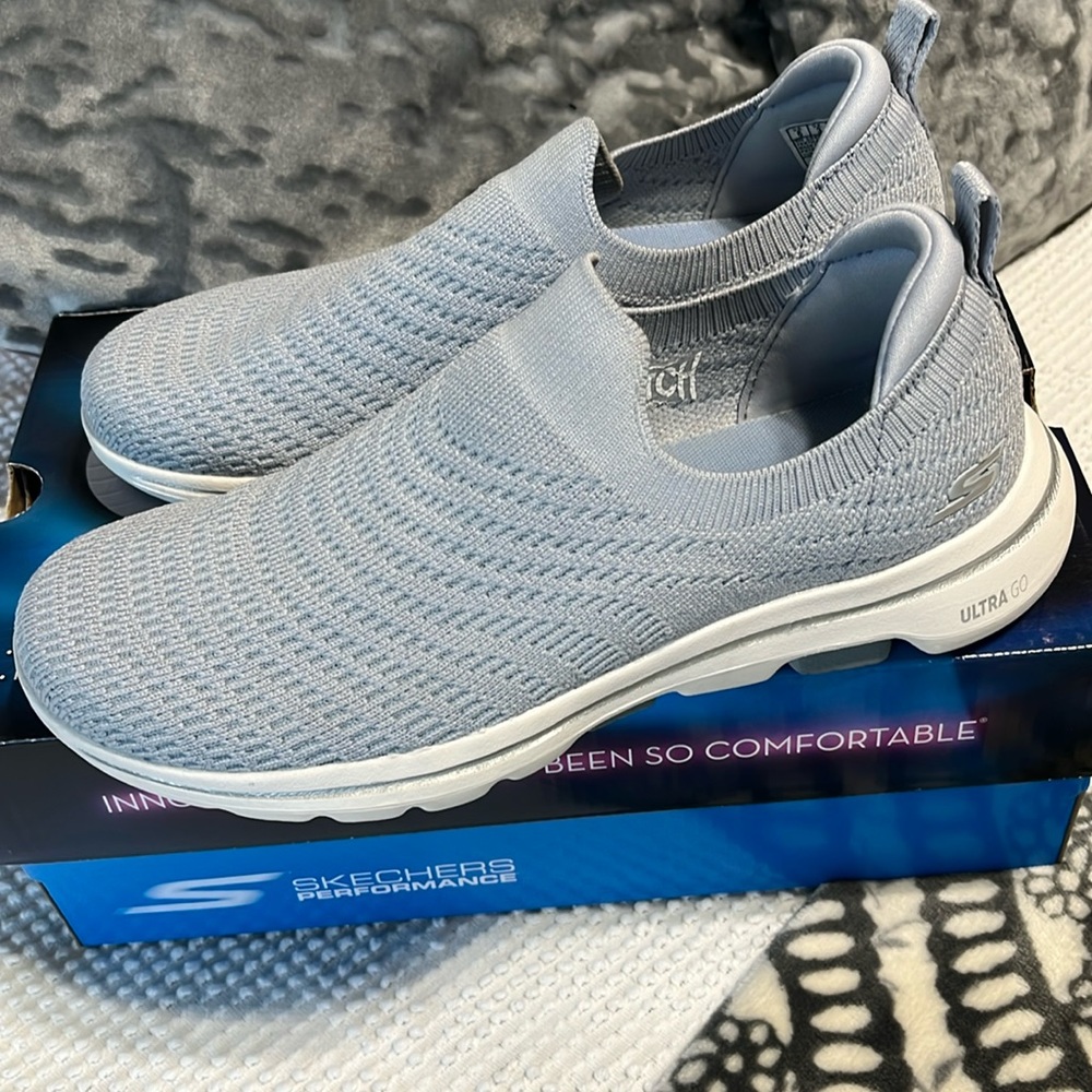 Sketchers Performance Go Walk 5 Machine Washable Lightweight  Blue Womens 6